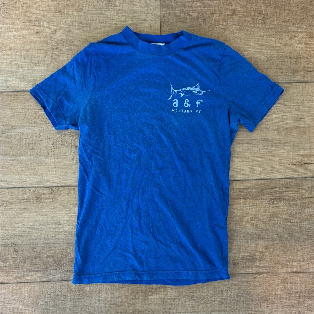 Abercrombie kids boys size XL Montauk g fishing Blue Graphic T-Shirt soft